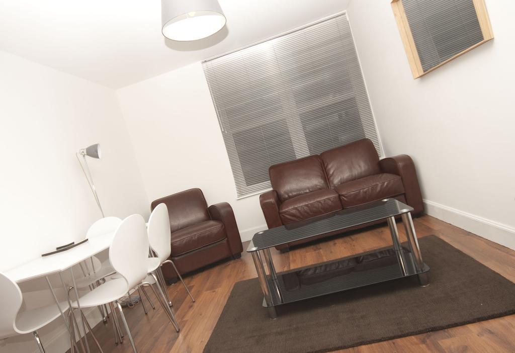 Aberdeen Serviced Apartments: Charlotte Street Habitación foto